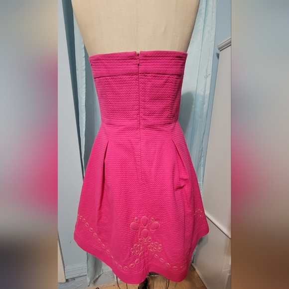 Embroidered cotton piqué dress. - Picture 5 of 9